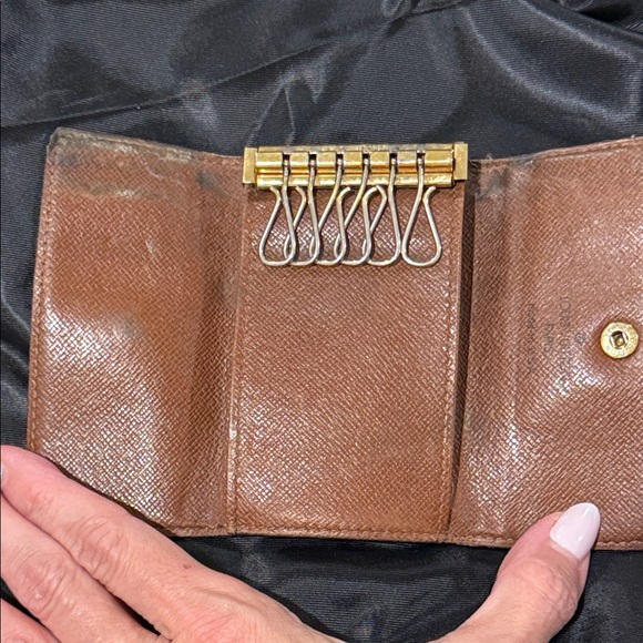 Louis Vuitton Authentic Brown and Gold Monogram 6 Key Case -As Is - Picture 3 of 9